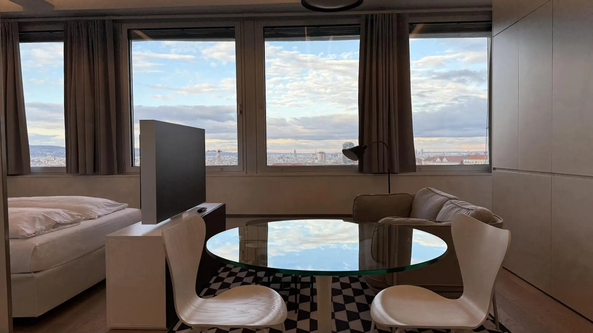 Vienna Skyline View Luxury Loft Near City Center Apartment